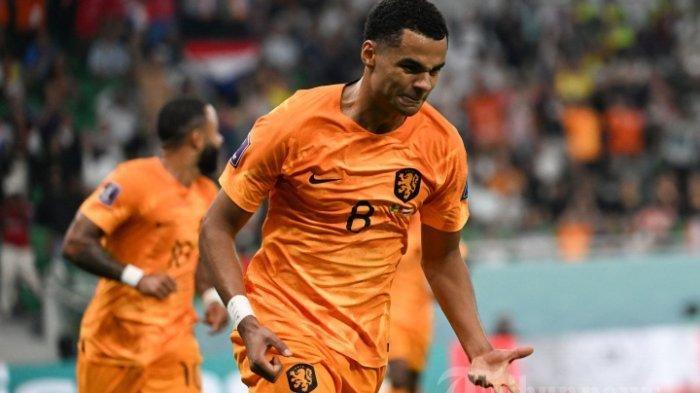 Penyerang Belanda Cody Gakpo merayakan golnya pada pertandingan sepak bola Grup A Piala Dunia 2022 Qatar antara Senegal dan Belanda di Stadion Al-Thumama di Doha pada 21 November 2022.