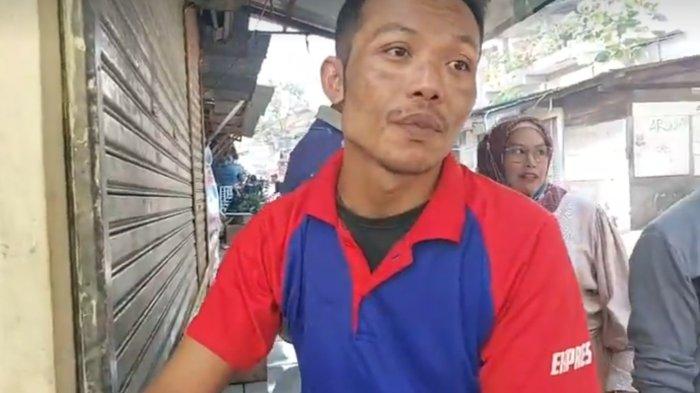 Iskandar (41) di Pasar Sadang Serang