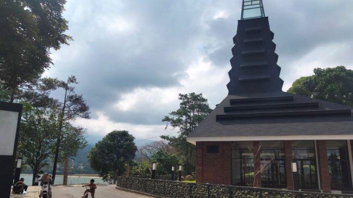 Kawasan objek wisata Waduk Darma Kuningan