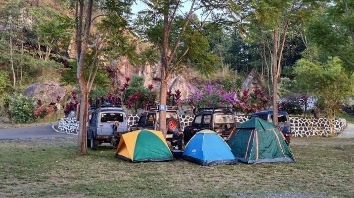 Kemping ceria di Objek Wisata Taman Batu Hanjuang, Kuningan