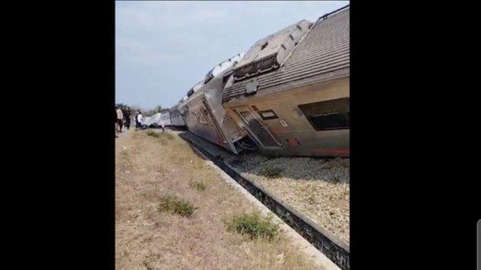 Kereta api anjlok di kawasan Sentolo, Kulon Progo, Selasa (17/10/2023) siang