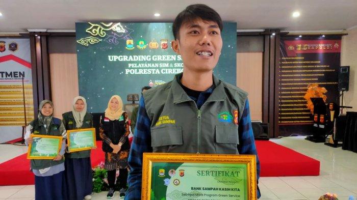 Ketua Bank Sampah Kasih Kita, Azka yang berada di Desa Kalitengah, Kecamatan Tengah Tani, Kabupaten Cirebon