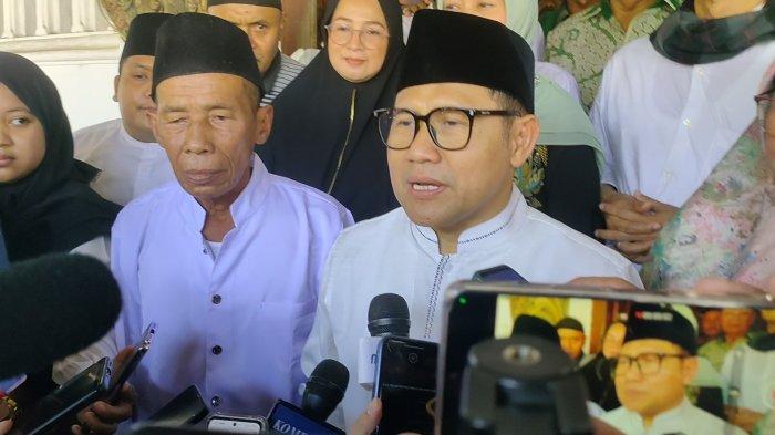 Ketua Umum PKB, Muhaimin Iskandar atau Cak Imin berziarah ke Makam Sunan Gunung Jati di Kabupaten Cirebon, Jumat (8/9/2023)