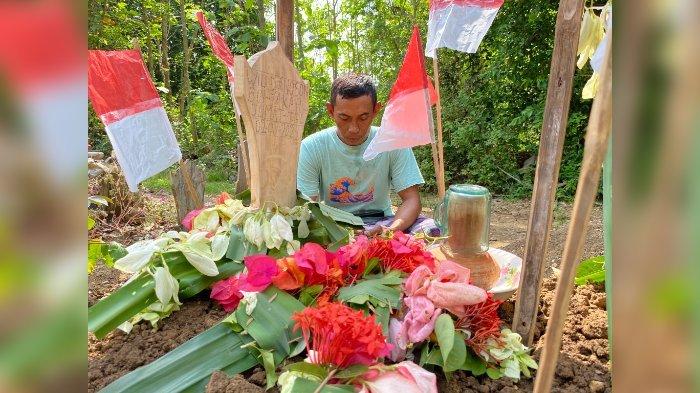 Makam WD, siswa kelas 3 SD yang meninggal di sekolah di Indramayu.
