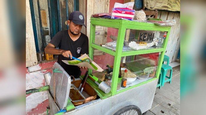 Mie kemi ala Bang Ari di Jalan Ahmad Yani Indramayu dekat lampu merah Waiki, Minggu (17/12/2023).