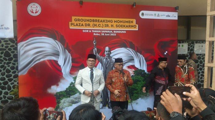 Ridwan Kamil bersama Sekjen PDI Perjuangan, Hasto Kristiyanto