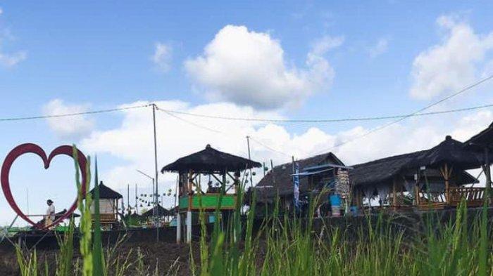 Suasana objek wisata Sawah Lope di Kuningan yang bikin pengunjung betah.