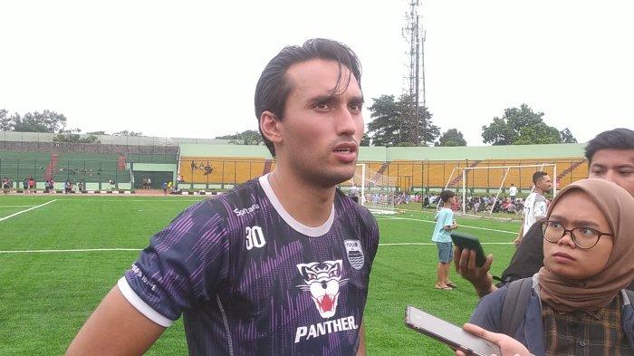 Penyerang Persib, Ezra Walian