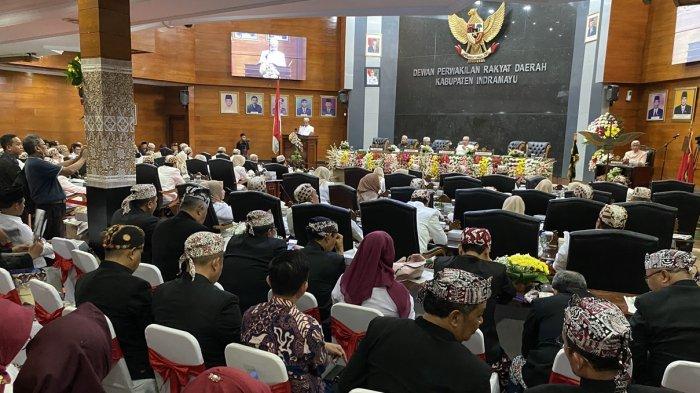 Rapat paripurna Hari Jadi Indramayu Ke-497 di Gedung DPRD Indramayu, Senin (7/10/2024)