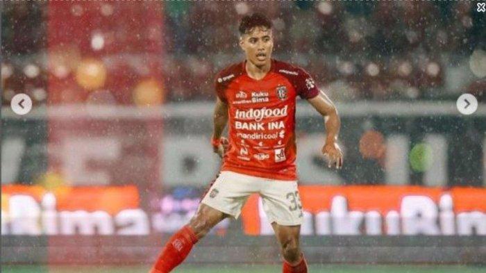 Potret Made Andhika saat bermain dengan Bali United yang diunggah melalui Instagram @andhikawijayaa pada 12 Maret 2024. Ikon Bali United berlabel Timnas Indonesia yang sedang dikaitkan dengan Persib Bandung jelang gelaran Liga 1 musim 2024/2025