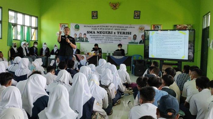 Sosialisasi narkoba pada MPLS di SMA Negeri 1 Terisi Indramayu, Rabu (20/7/2022).