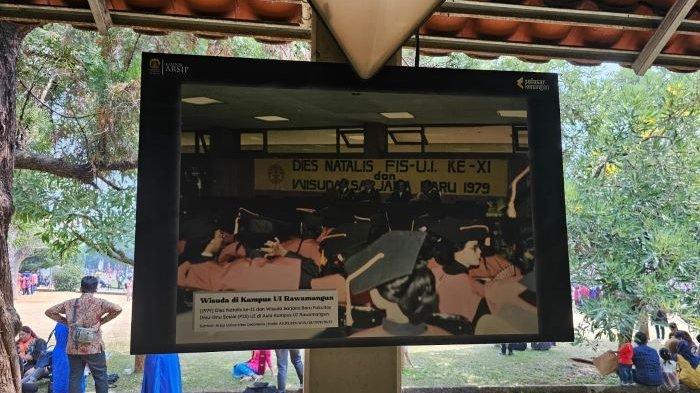 Foto Wisuda UI di Kampus UI Rawamangun, Jakarta