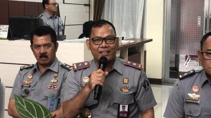 Kalapas Kelas I Cipinang, Prayer Manik saat jumpa pers di Lapas Kelas I Cipinang, Kecamatan Cipinang Besar Utara (CBU), Jakarta Timur, Senin (1/7/2024).