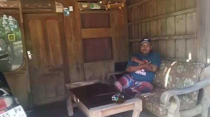 Tampak Depan Rumah Busairi