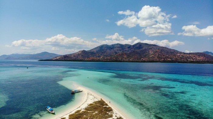 PULAU PANGABATANG-Eksotisnya keindahan Pulau Pangabatang di Maumere, Kabupaten Sikka, Pulau Flores, Nusa Tenggara Timur.