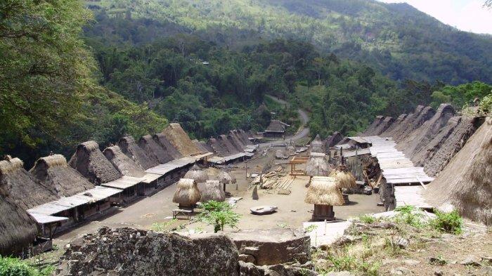 PERKAMPUNGAN- Kampung Bena, Bajawa, Ngada.