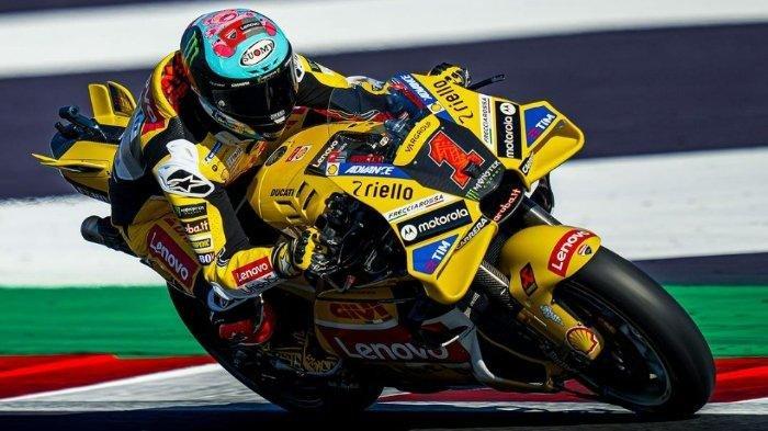 Francesco Bagnaia, pembalap Ducati Lenovo Team saat melakoni sesi pemanasan di MotoGP San Marino 2023 di Sirkuit Misano, Minggu (10/9/2023) pagi hari waktu setempat.