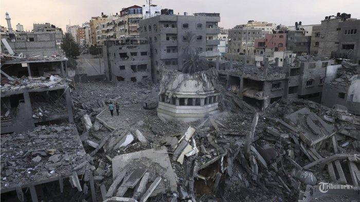 Sejumlah bangunan hancur di Palestina sejak perang antara Israel dan Hamas.