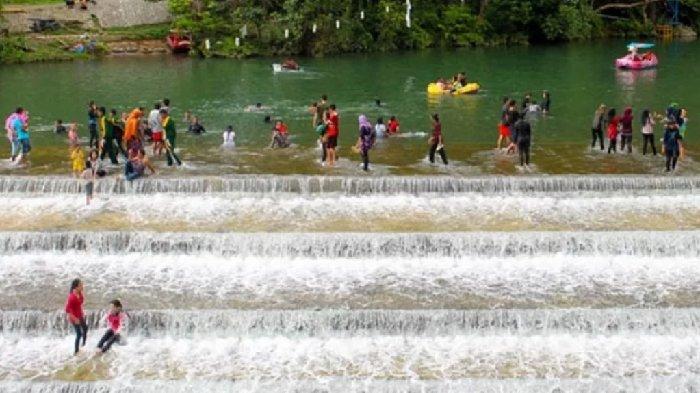 Keindahan objek wisata Pantai Timur Lawe Kinga, Kecamatan Lawe Bulan Kabupaten Aceh Tenggara.