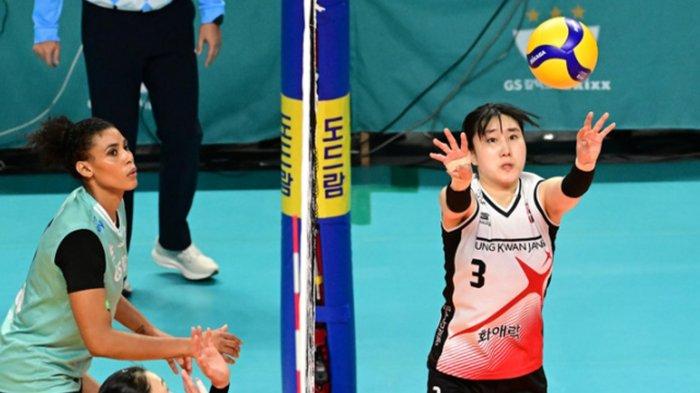 Red Sparks juga mengalami kekalahan telak dari tim yang dimotori Gyselle Silva