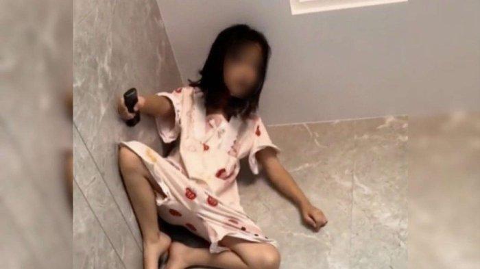 Spider Girl! Bocil ini Menempel di Dinding Layaknya Manusia Laba-laba