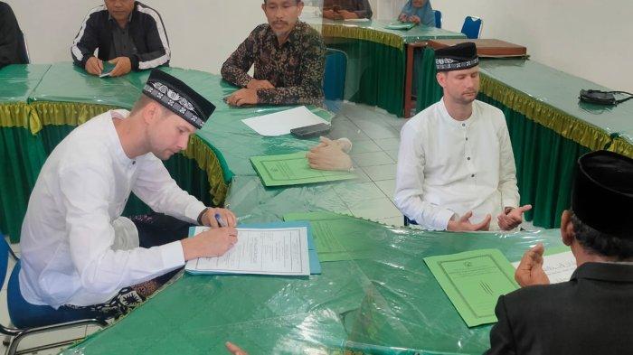 WNA Asal Swedia Masuk Islam di Yayasan Nordeen, Aceh Tengah