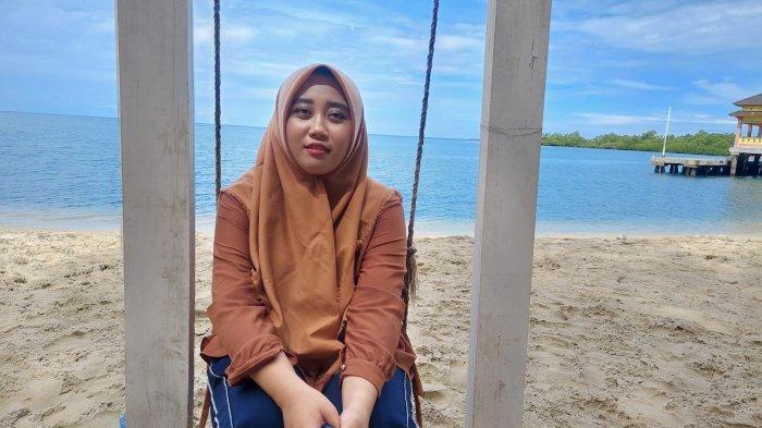 Wanita berusia 24 tahun ini terpukau pada keasrian Pantai Bolihutuo mengingatkannya pada Pantai Kuta Bali.