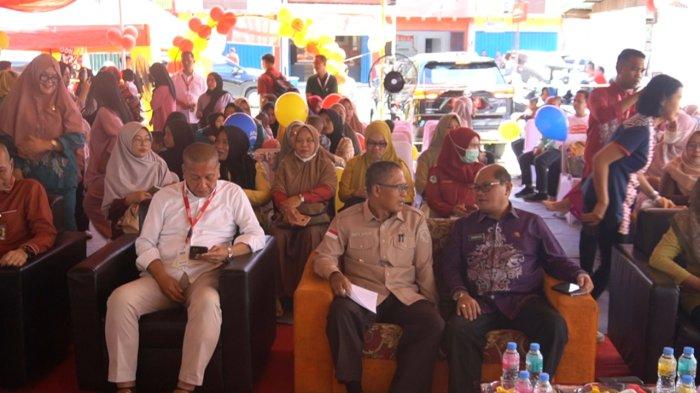 Corporate Affair Director Alfamart, Solihin saat bersama Pj Wali Kota Gorontalo Ismail Madjid, Asisten Bidang Perekonomian dan Pembangunan, Handoyo Sugiharto pada Kamis 13 September 2024