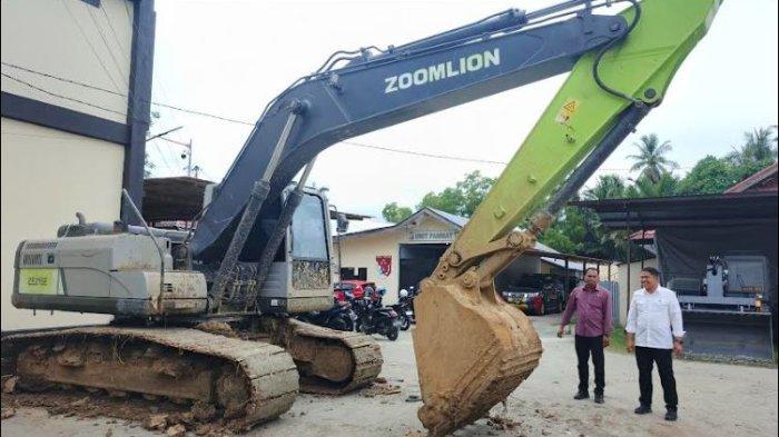 BARANG BUKTI - Satu unit ekskavator diamankan Polda Gorontalo. Alat berat ini dioperasikan di tambang emas ilegal.