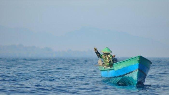 Ilustrasi – Enam nelayan terombang-ambing di lautan. Dua berhasil selamat dan bertahan hidup di sebuah pulau.