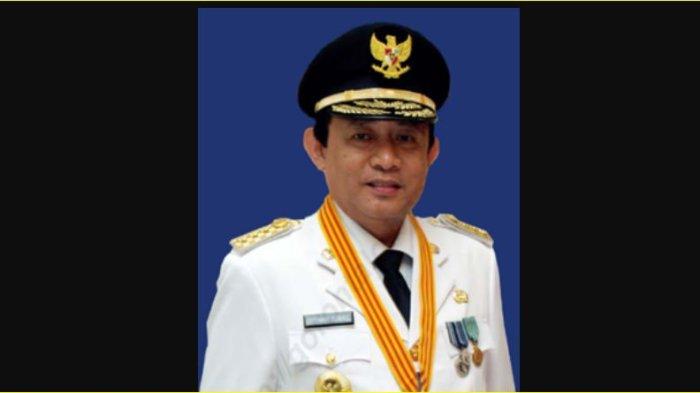 Gusnar Ismail saat menjabat Gubernur Gorontalo (Foto/Wikipedia)