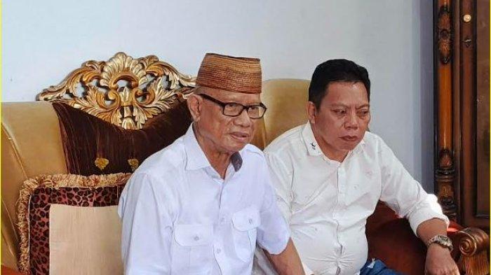 Calon Bupati dan Wakil Bupati Bone Bolango, Ismet Mile dan Risman Tolingguhu saat diwawancarai TribunGorontalo.com, Senin (1/7/2024).