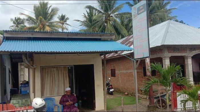 Kedai K'EMON milik Ramli Hursan di Desa Mokonow, Kecamatan Monano, Kabupaten Gorontalo Utara.