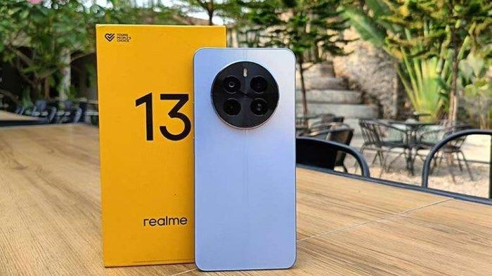 Realme 13. Selang lima bulan dari peluncuran Realme 12, pabrikan ponsel asal China ini kini merilis smartphone terbaru mereka, Realme 13.