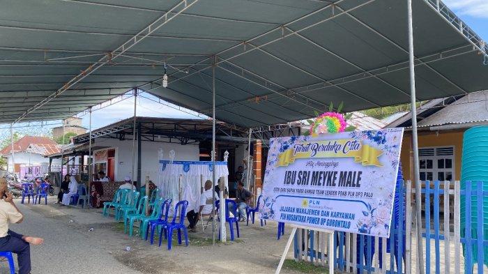 Suasana duka Sri Meyke Male (30) korban pesawat SAM Air yang jatuh di dekat Bandara Panua, Kecamatan Randangan, Kabupaten Pohuwato, Provinsi Gorontalo Minggu (20/10/2024)