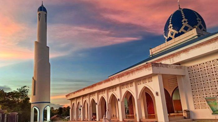 Masjid di sekitar Taman Taqwa, Bone Bolango, Gorontalo, Sabtu (02/3/2024).