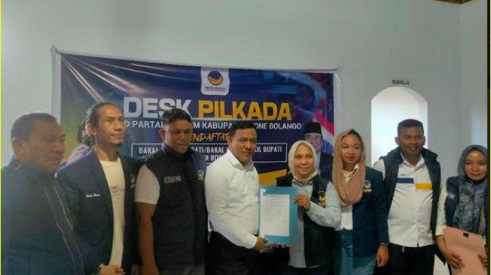 Lolly Yunus diwakili Tim Tulus dalam penyerahan berkas di Kantor DPD NasDem, Senin (7/5/2024).