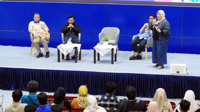 Dosen Sekolah Bisnis Manajemen (SBM) ITB, N Nurlaela Arief menyampaikan presentasi saat sesi talkshow bertajuk