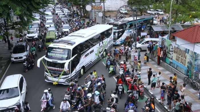Bus berisi peserta Bukber On The Road