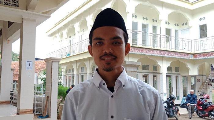 Agus Sarifudin, Pengasuh Pondok Pesantren Miftahun Najaa Al-Musri 1 Cimanggung.