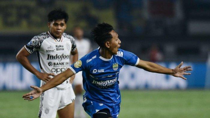 Aksi selebrasi gol Beckham Putra di laga Persib Bandung kontra Bali United di pekan ke-29 Liga 1 2024, Jumat (18/4). Satu nama berubah drastis nasibnya seiring Persib Bandung sukses hadirkan remontada kala melawan Bali United di pekan ke-29 Liga 1 2024.
