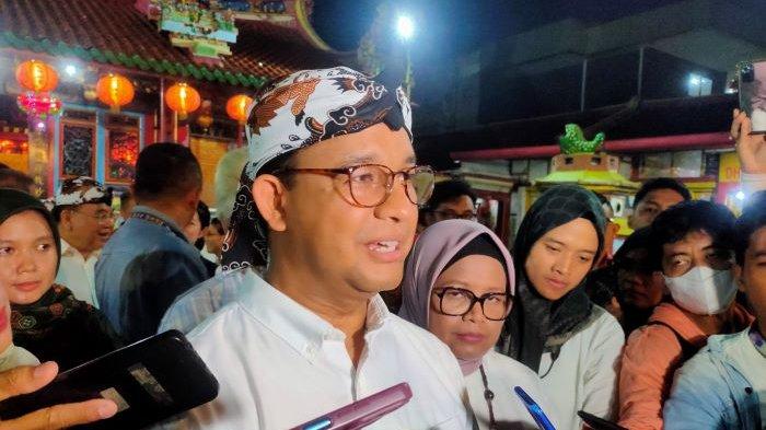 Capres nomor urut 1, Anies Baswedan, saat berada di Vihara Welas Asih Cirebon, Sabtu (9/12/2023).