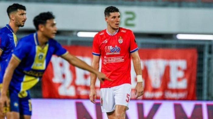 Bek asal Kroasia, Matko Zirdum yang digadang-gadang sedang urus Kitas untuk bergabung dengan Persib Bandung.
