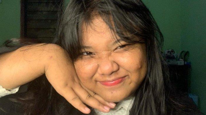 Bobotoh geulis sekaligus pencinta Timnas Indonesia asal Depok, Bunga Olivia (20),