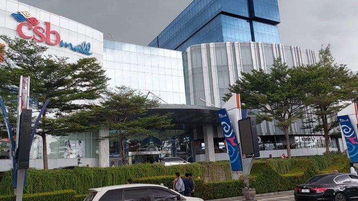 Suasana Cirebon Super Blok (CSB) Mal di Jalan Cipto Mangunkusumo, Kota Cirebon, Jumat (12/4/2024).