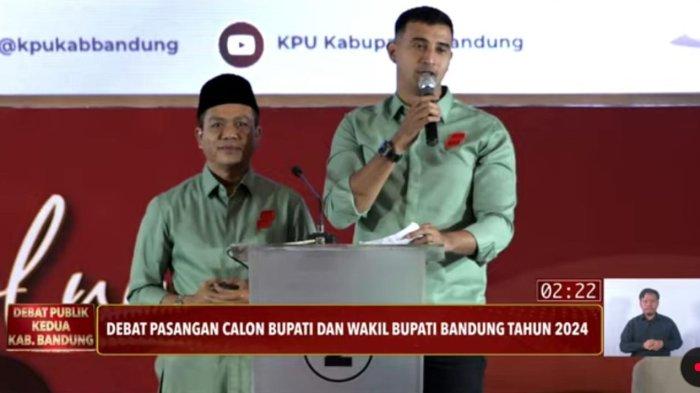 Calon Wakil Bupati Bandung nomor urut 2, Ali Syakieb buka debat kedua pasangan calon Bupati dan Wakil Bupati Bandung dengan
