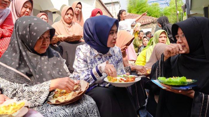 Cawagub Jabar Gita Dwi Natarina Ajak Ibu-Ibu Cimindi Cimahi Botram