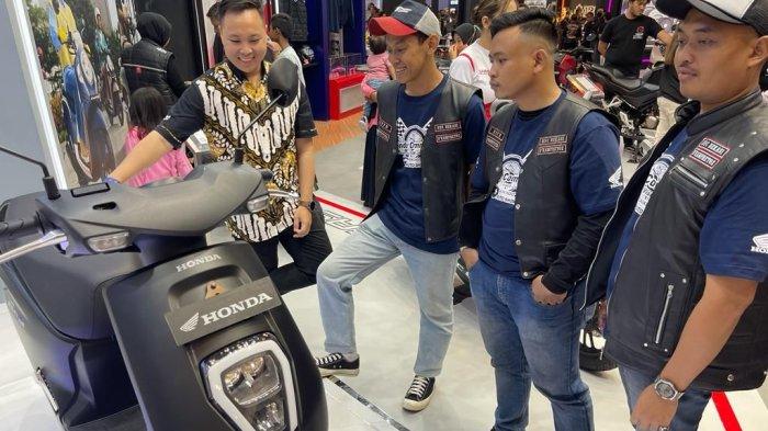 PT Daya Adicipta Motora (DAM) selaku Main Dealer Sepeda Motor dan Suku Cadang Honda di Jawa Barat mengajak komunitas Honda Genio Riders Indonesia Bekasi Chapter dan Honda Vario Club Bekasi untuk mengunjungi Gaikindo Indonesia International Auto Show (GIIAS) 2023 pada tanggal 13 Agustus 2023.