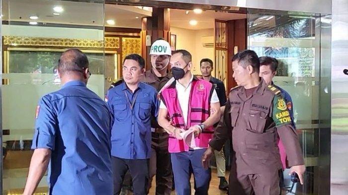 Direktur Utama PT BUP yang juga Ketua Komite Tetap Energi Terbarukan Kamar Dagang dan Industri (Kadin) Indonesia, Muhammad Yusrizki, ditetapkan tersangka kasus proyek BTS 4G Bakti Kominfo oleh Kejagung pada Kamis (15/6/2023).