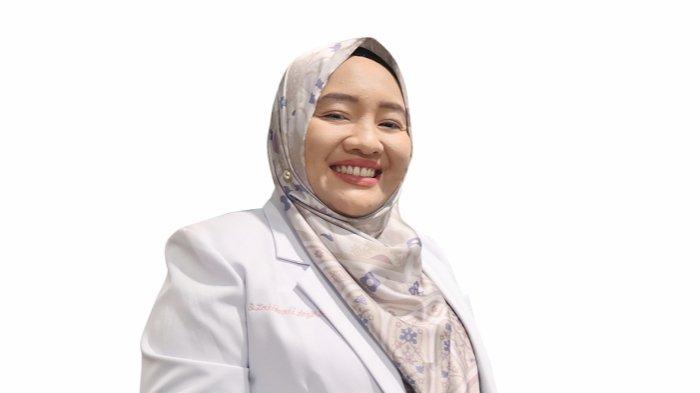 Dokter Gigi Spesialis Penyakit Penyakit Mulut di Santosa Hospital Bandung Central Dewi Zakiawati, drg., M.Sc., Sp.PM
